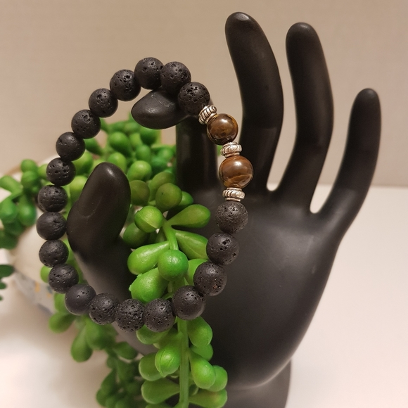 Black Lava Stone Diffuser Bracelet Unisex - Picture 5 of 6